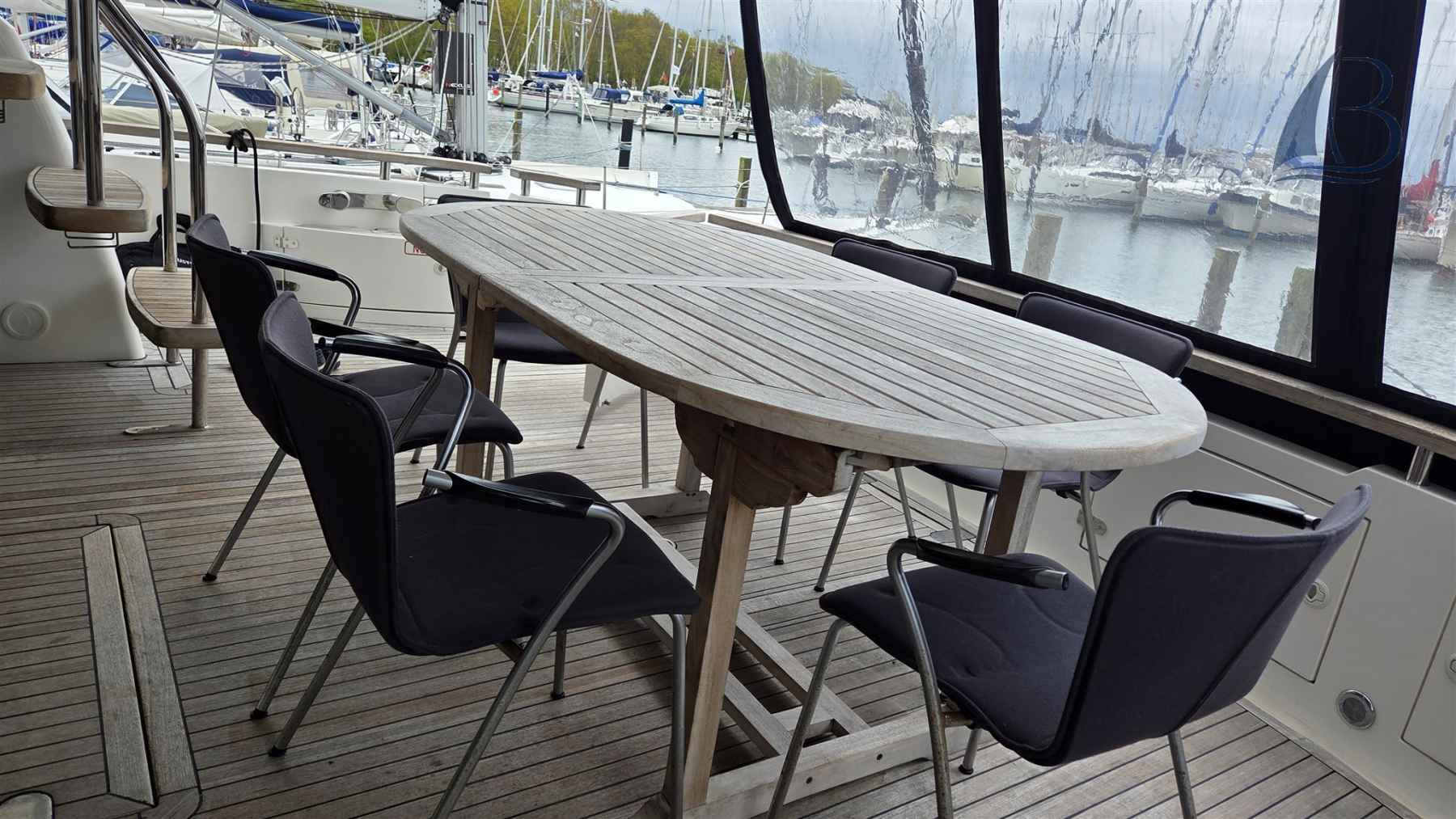 Motorboot Fairline Squadron 68