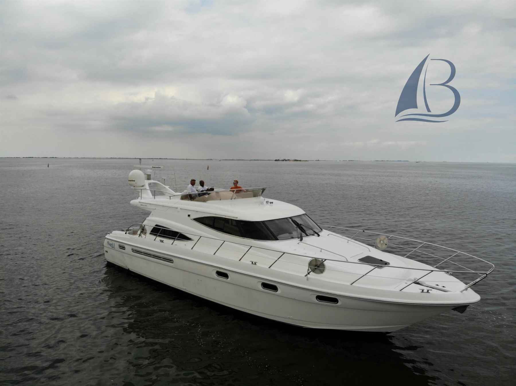 Motorboot Sealine T 52