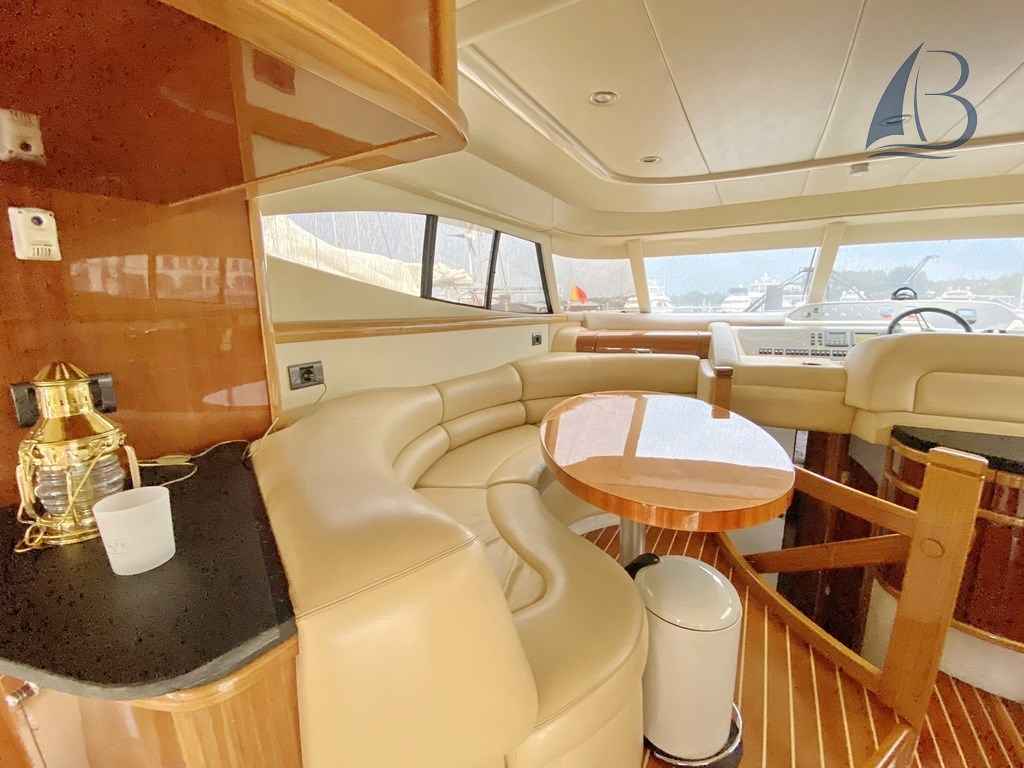 Motorboot Sealine T 52