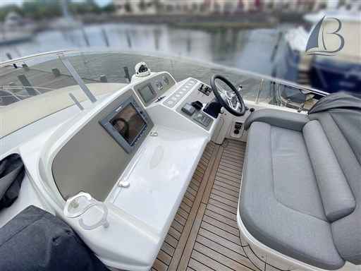 Motorboot Sealine T 52