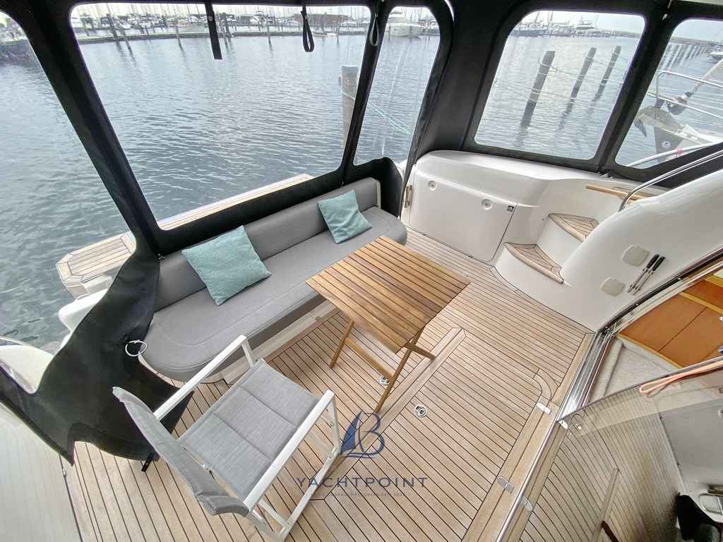 Motorboot Sealine T 52