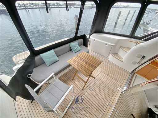 Motorboot Sealine T 52