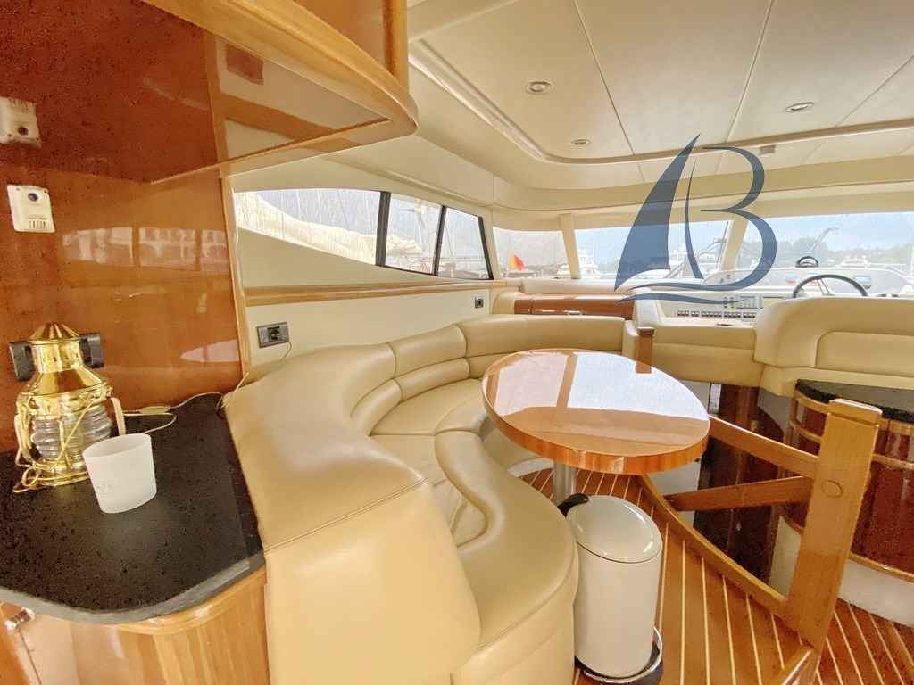 Motorboot Sealine T 52