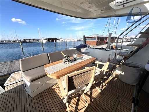 Motorboot Prestige Yachts Prestige 500 Fly Top
