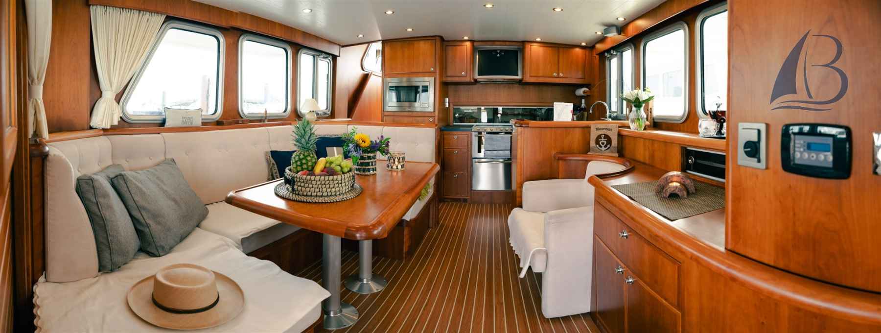Motorboot Privateer Trawler 50