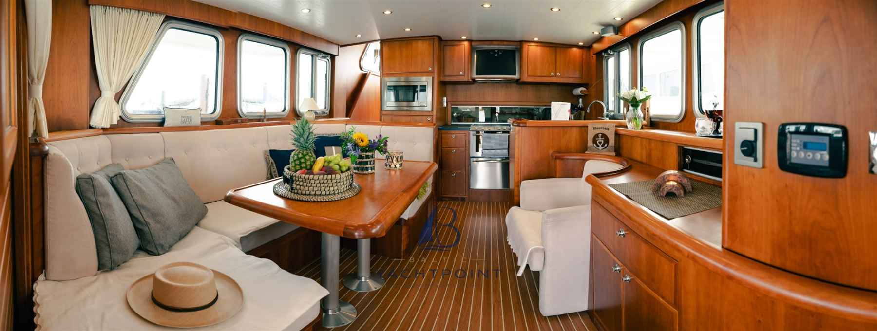 Motorboot Privateer Trawler 50
