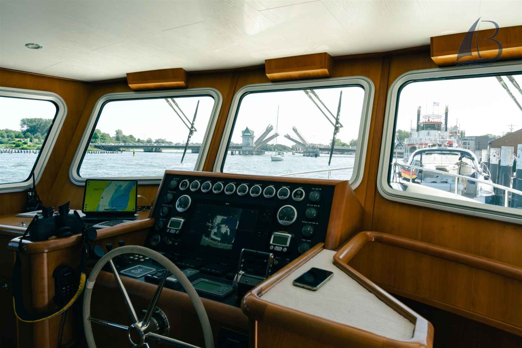 Motorboot Privateer Trawler 50
