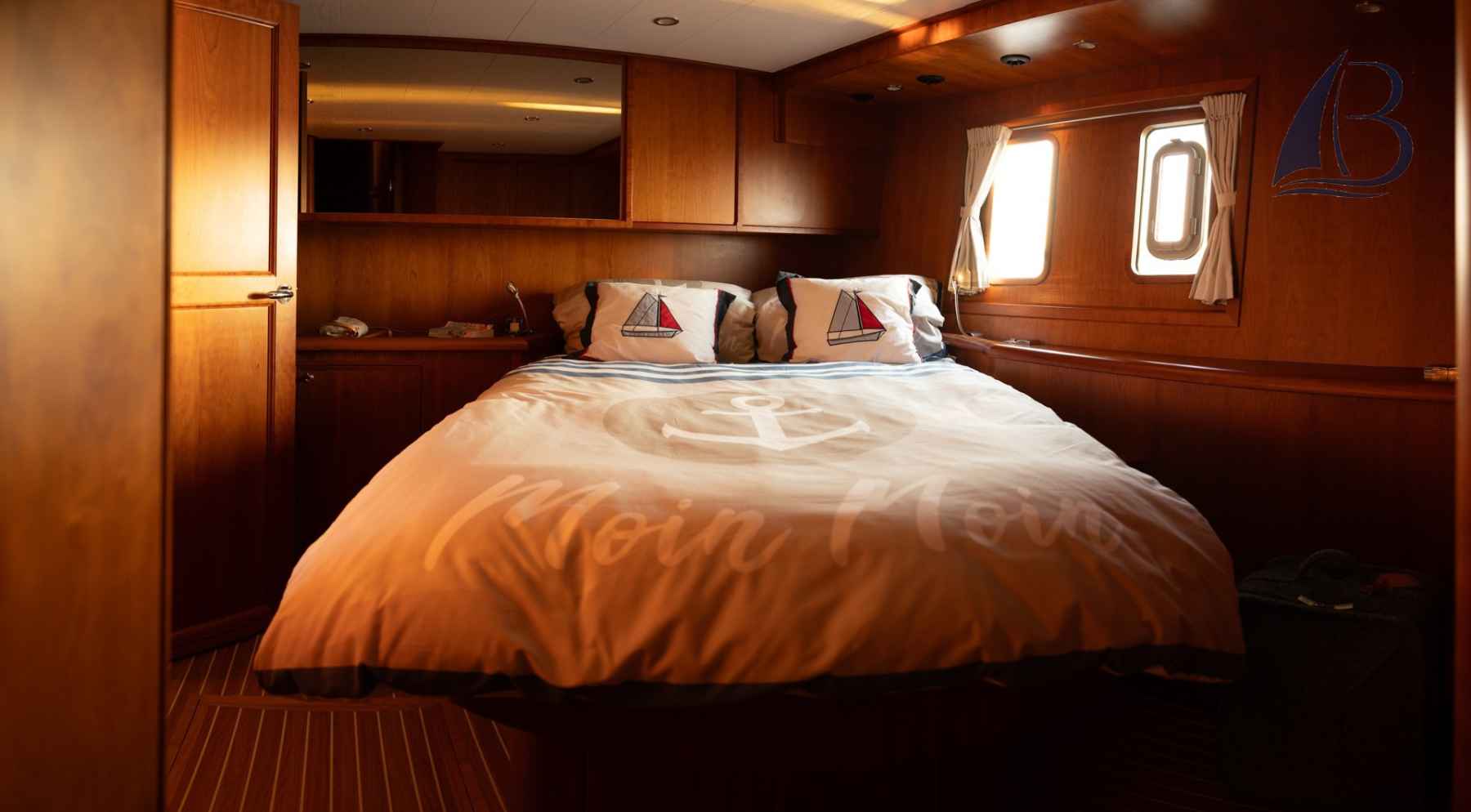 Motorboot Privateer Trawler 50