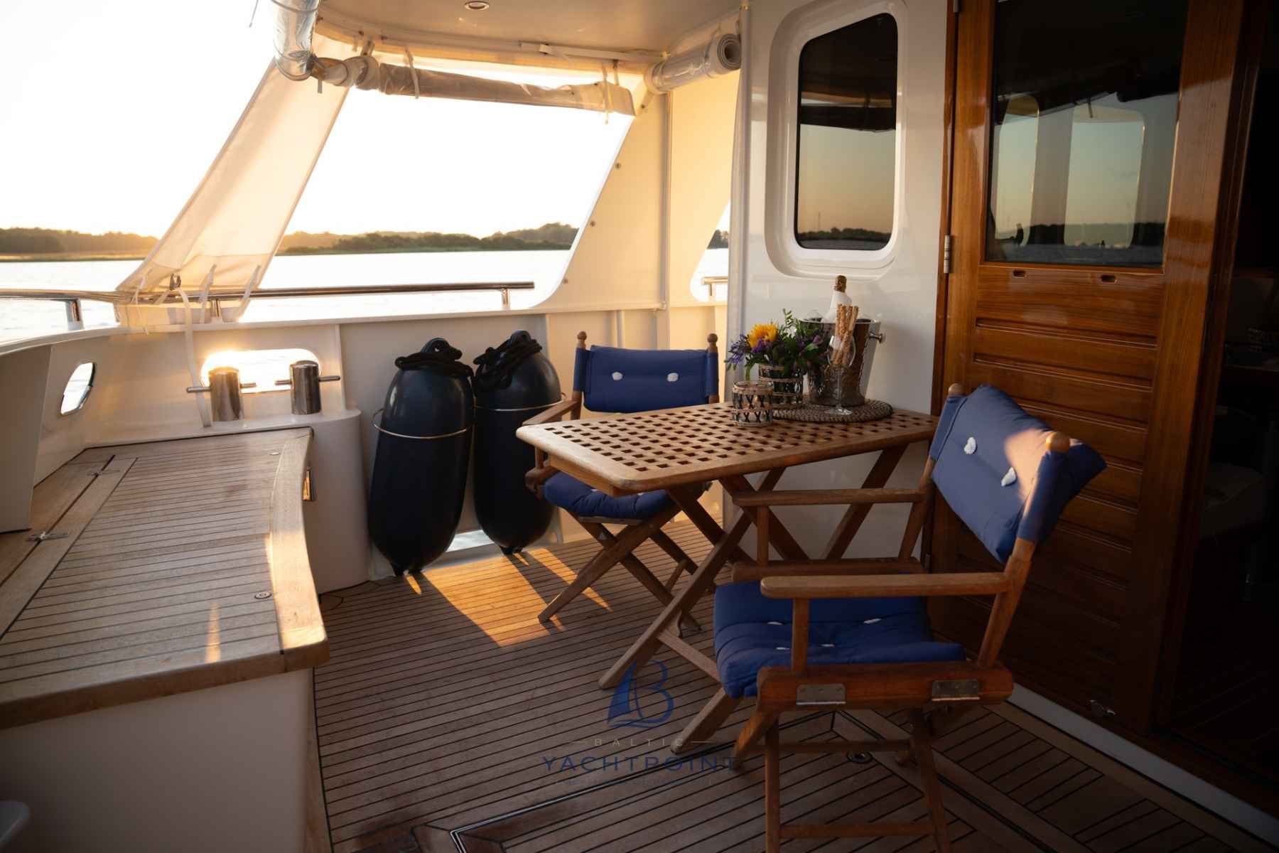 Motorboot Privateer Trawler 50