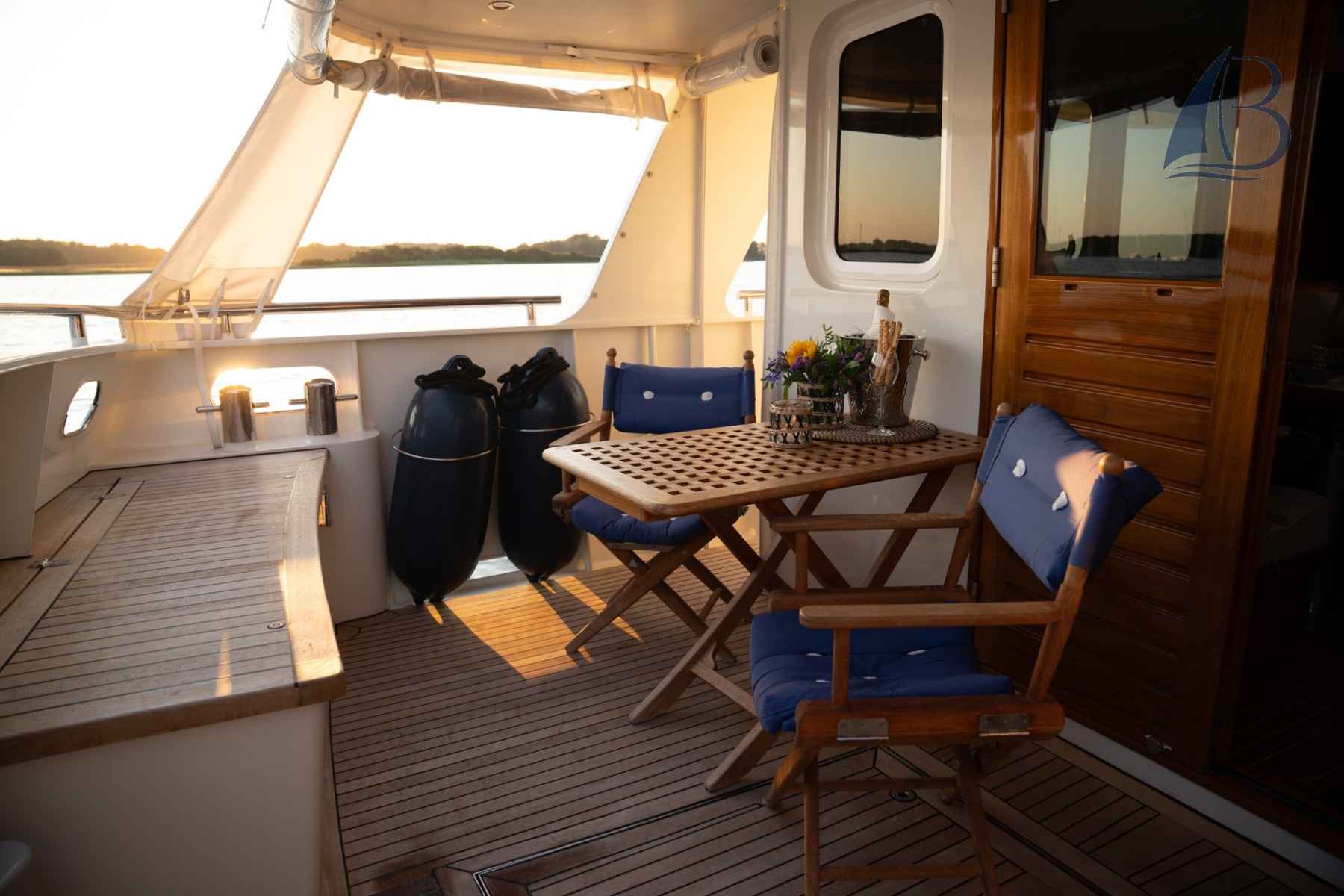 Motorboot Privateer Trawler 50
