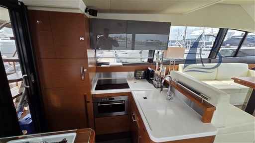 Motorboot Prestige 500 Fly
