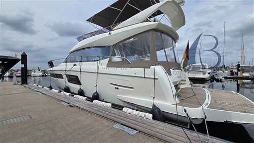 Motorboot Prestige 500 Fly