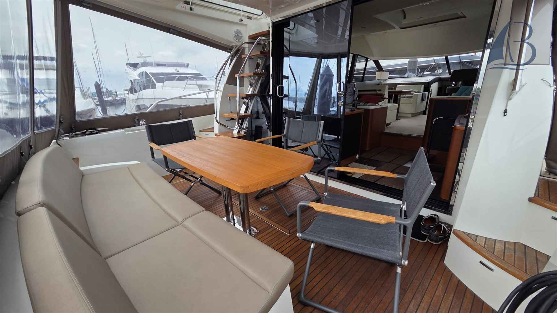 Motorboot Prestige 500 Fly