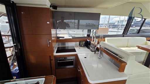 Motorboot Prestige 500 Fly
