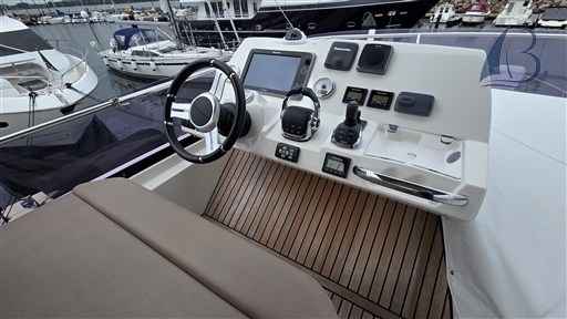Motorboot Prestige 500 Fly