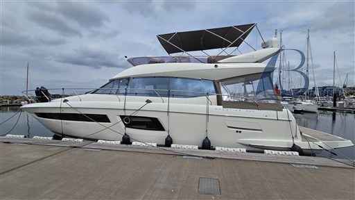 Motorboot Prestige 500 Fly