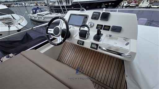Motorboot Prestige 500 Fly