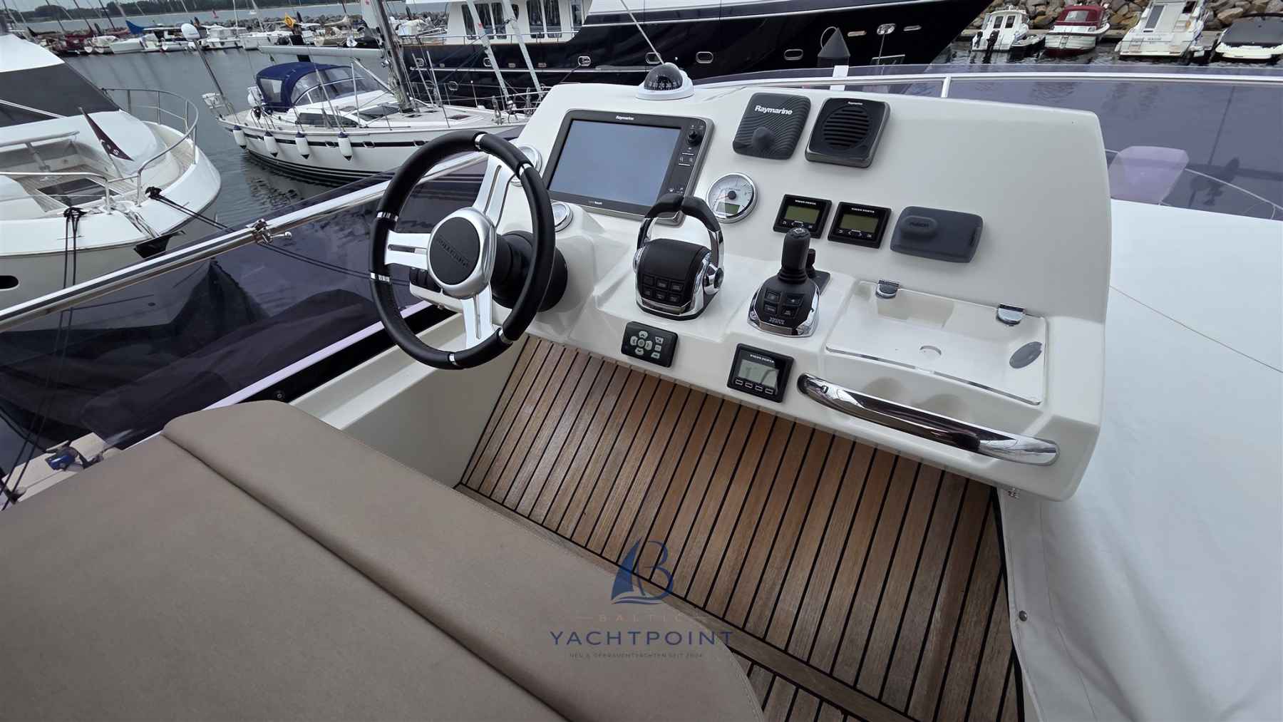 Motorboot Prestige 500 Fly