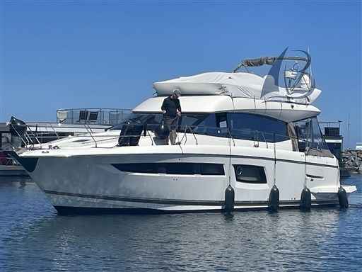 Motorboot Prestige 500 Fly
