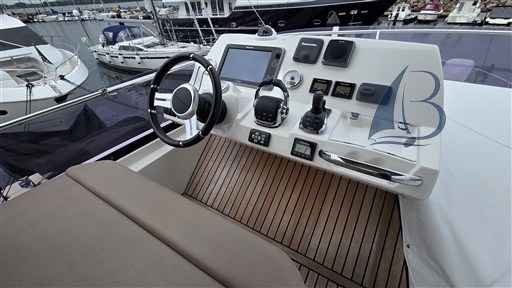 Motorboot Prestige 500 Fly