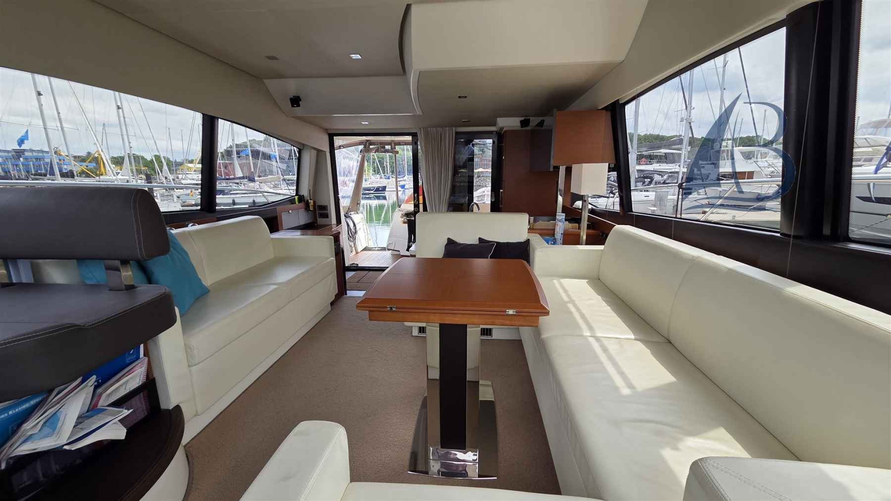 Motorboot Prestige 500 Fly