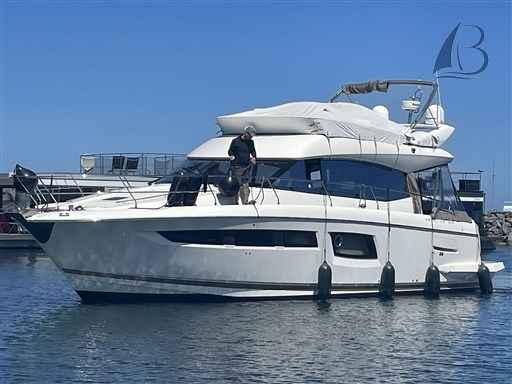 Motorboot Prestige 500 Fly