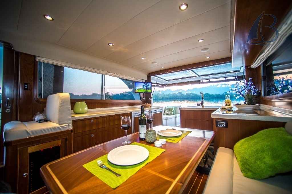 Motorboot Integrity Motor Yachts Integrity 440 Sedan