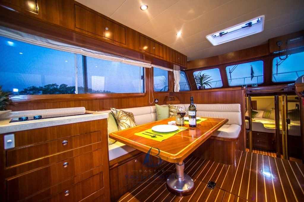 Motorboot Integrity Motor Yachts Integrity 440 Sedan