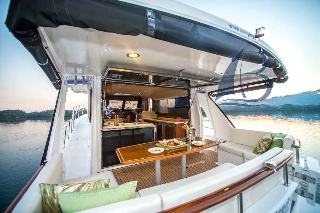 Motorboot Integrity Motor Yachts Integrity 440 Sedan