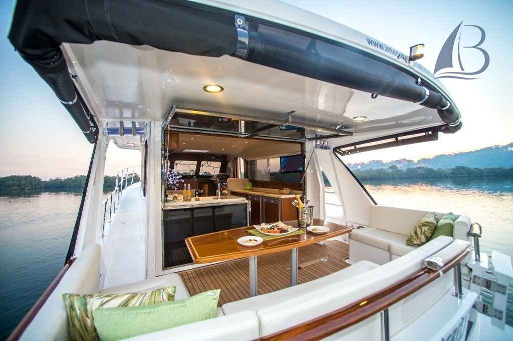 Motorboot Integrity Motor Yachts Integrity 440 Sedan