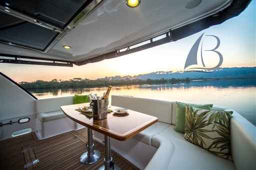 Motorboot Integrity Motor Yachts Integrity 440 Sedan