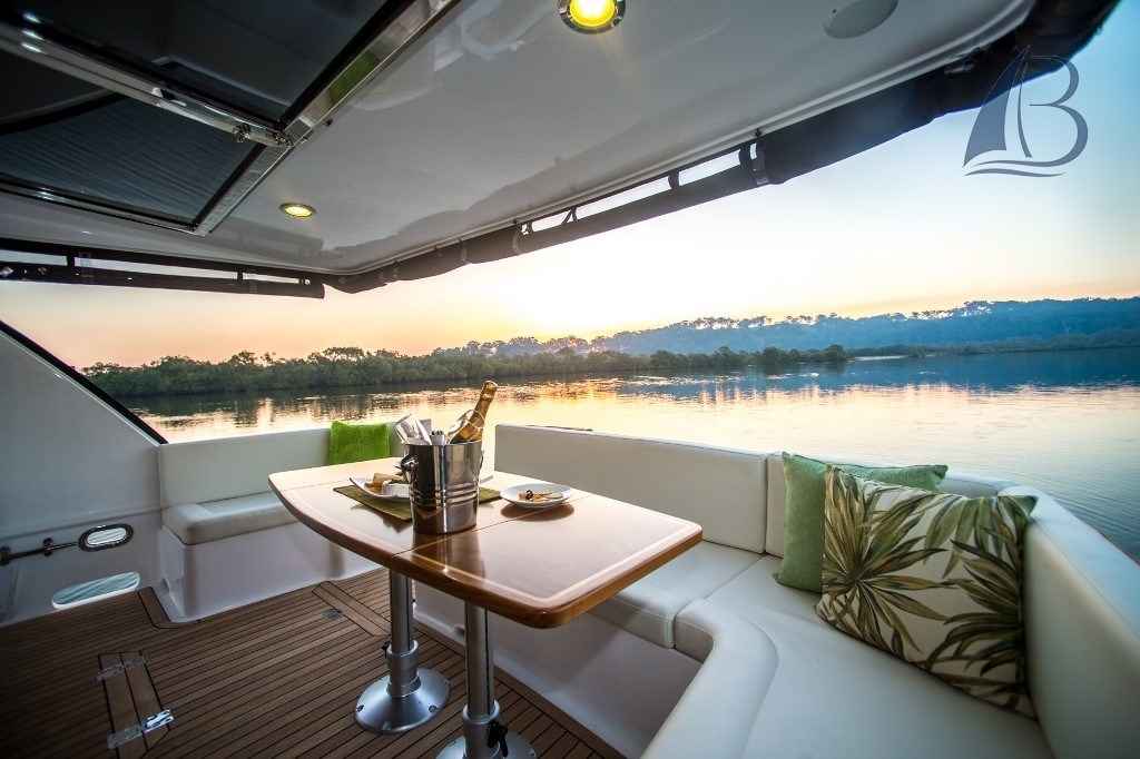 Motorboot Integrity Motor Yachts Integrity 440 Sedan