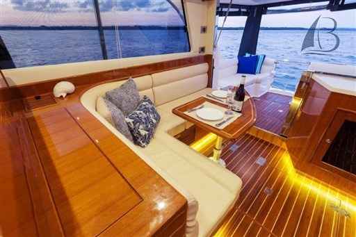 Motorboot Integrity 380 Sx