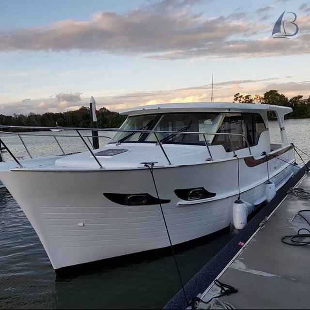 Motorboot Integrity 380 Sx