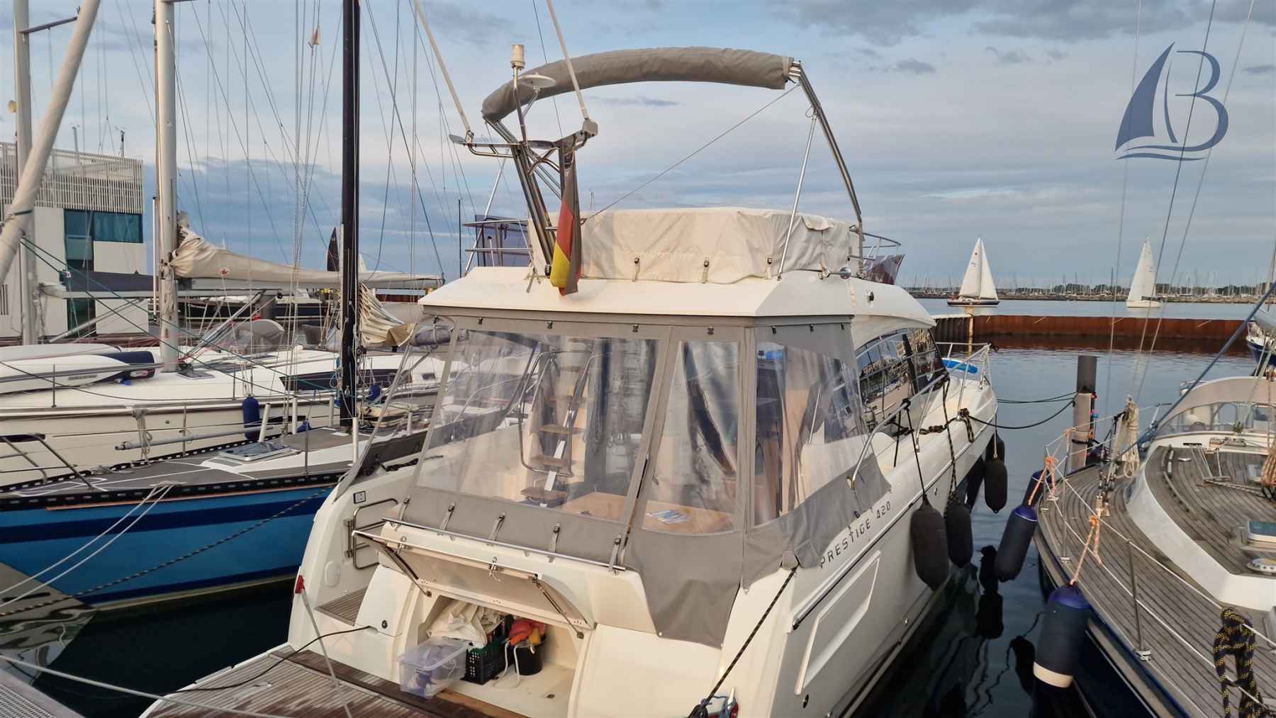 Motorboot Prestige 420 Fly