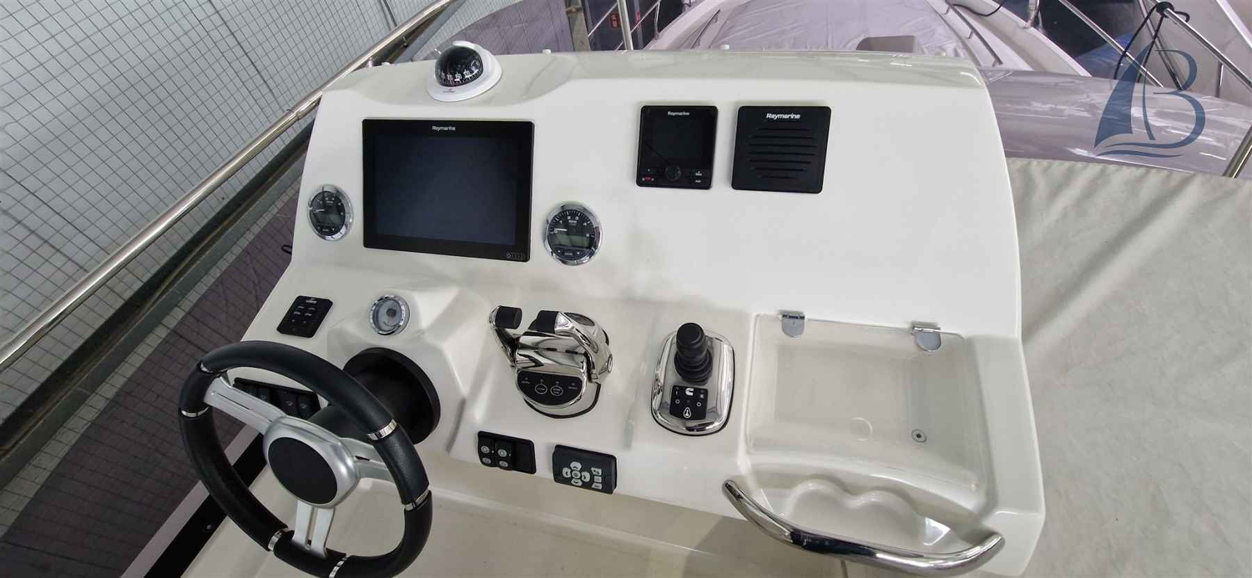Motorboot Jeanneau Prestige 420 Fly