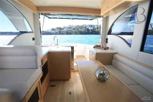 Motorboot Integrity 340 Sx