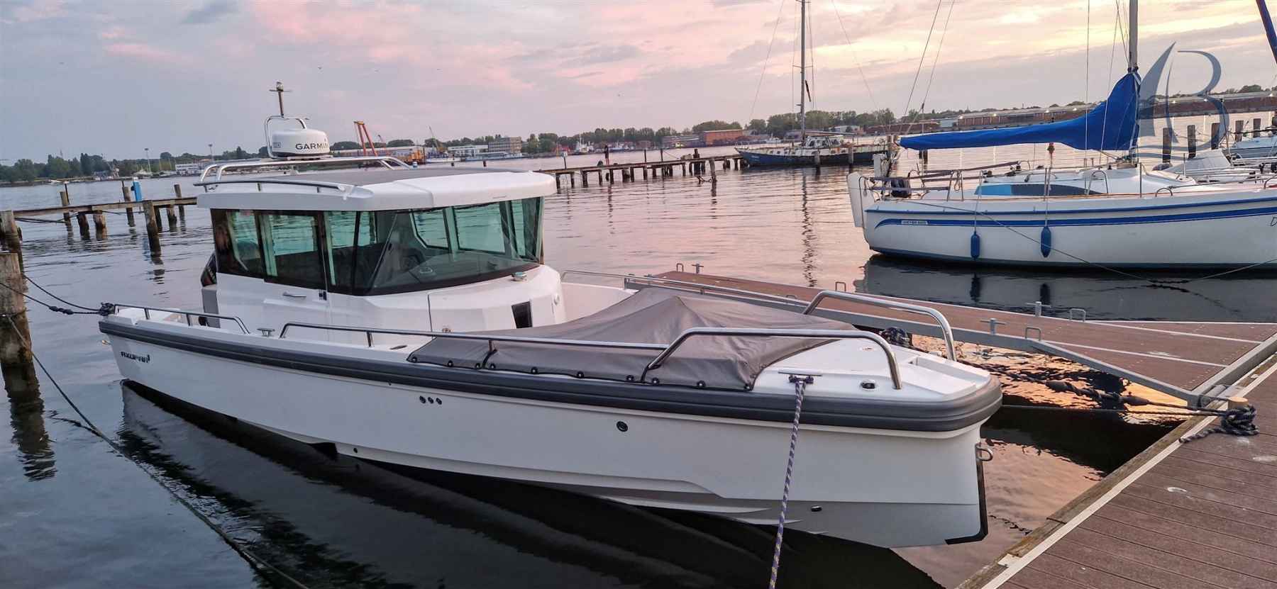 Motorboot Axopar 28 Ac Facefilft Mkii