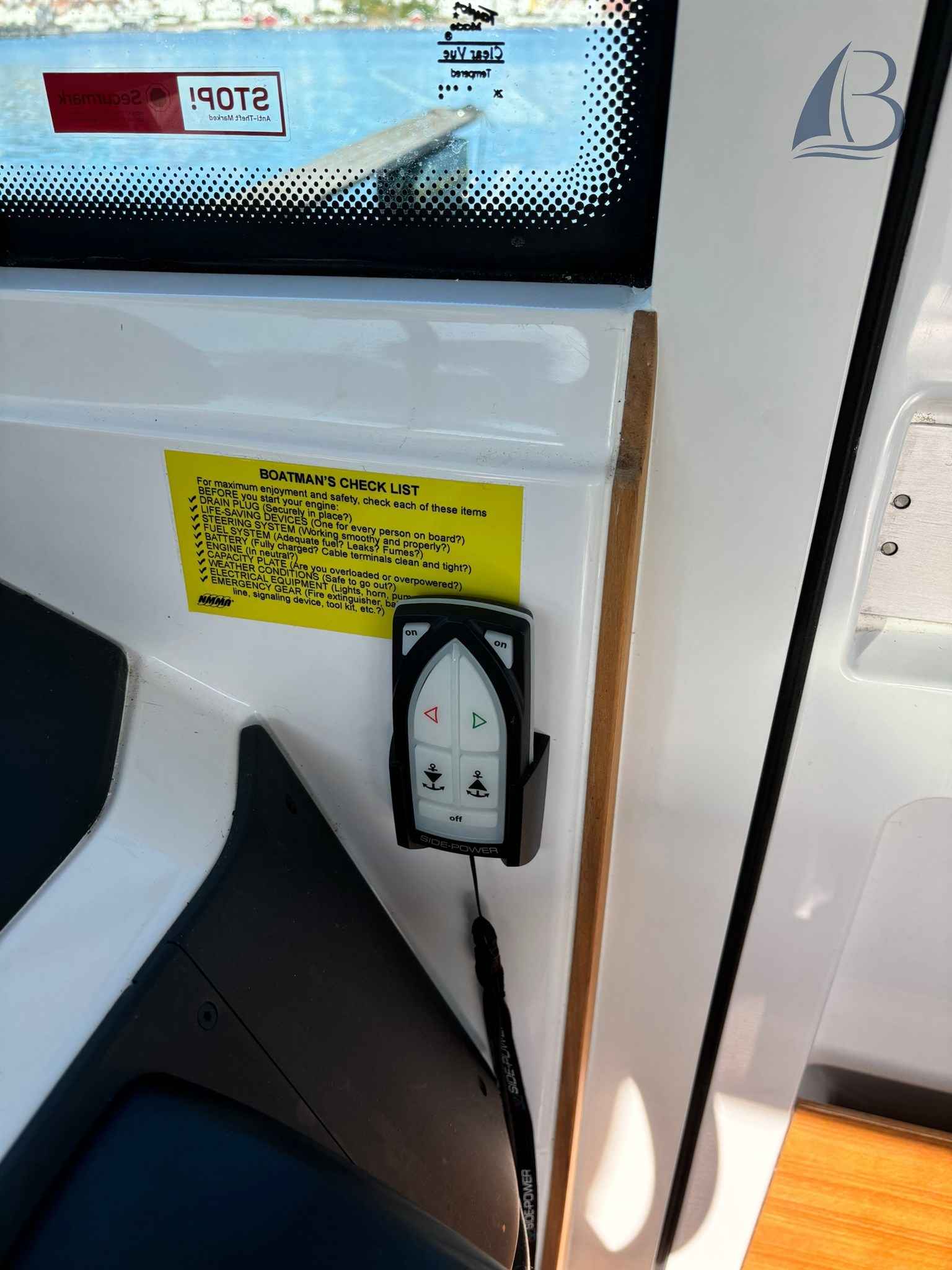 Motorboot Axopar 28 Ac Facefilft Mkii