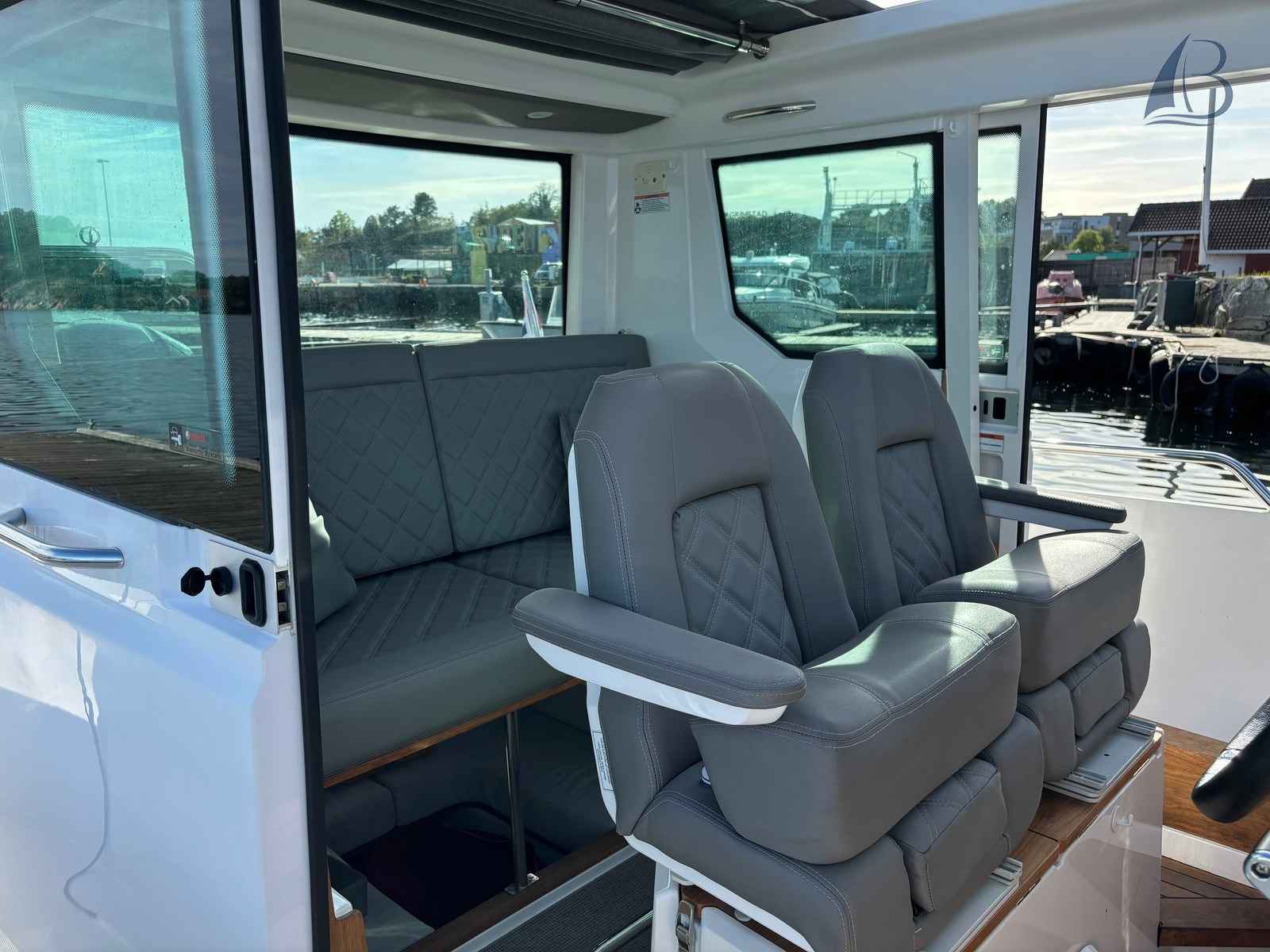 Motorboot Axopar 28 Ac Facefilft Mkii