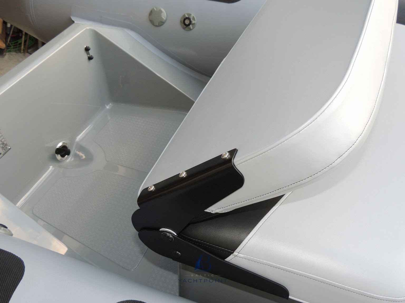 Motorboot Adventure Boats Adventure Vesta 380