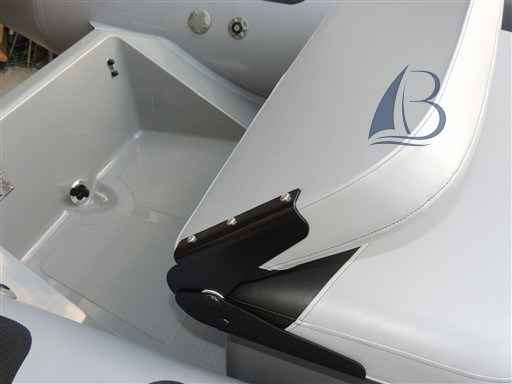 Motorboot Adventure Boats Adventure Vesta 380
