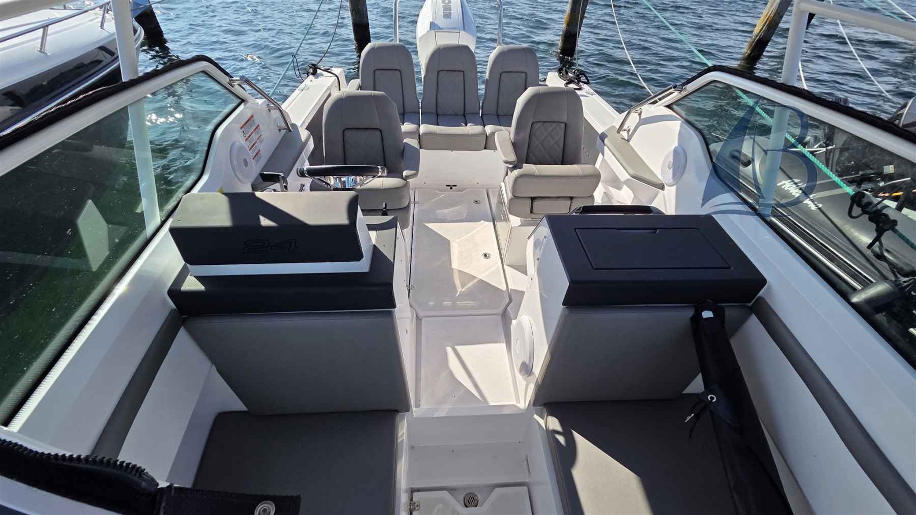 Motorboot Axopar 24 T-top