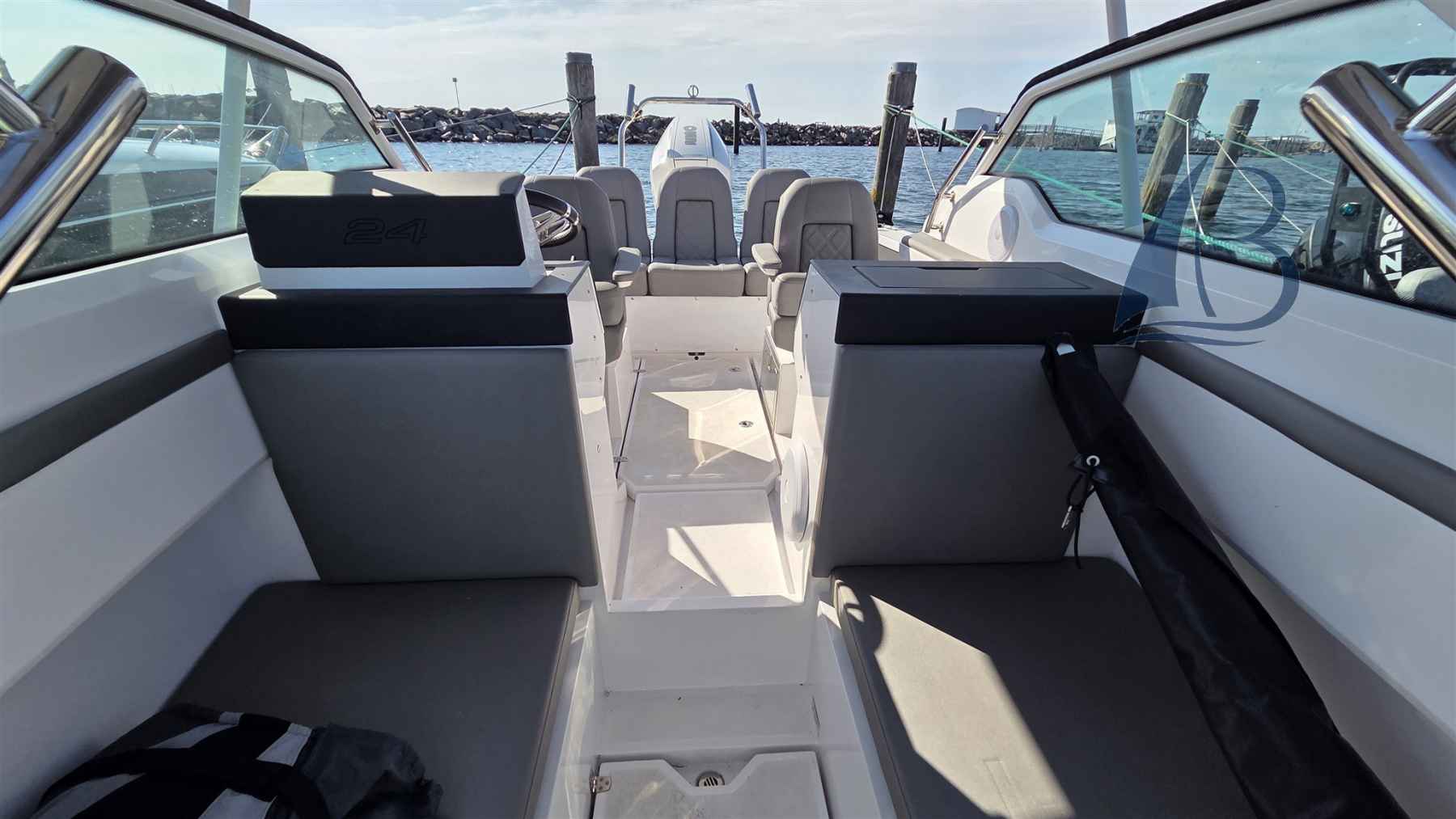 Motorboot Axopar 24 T-top