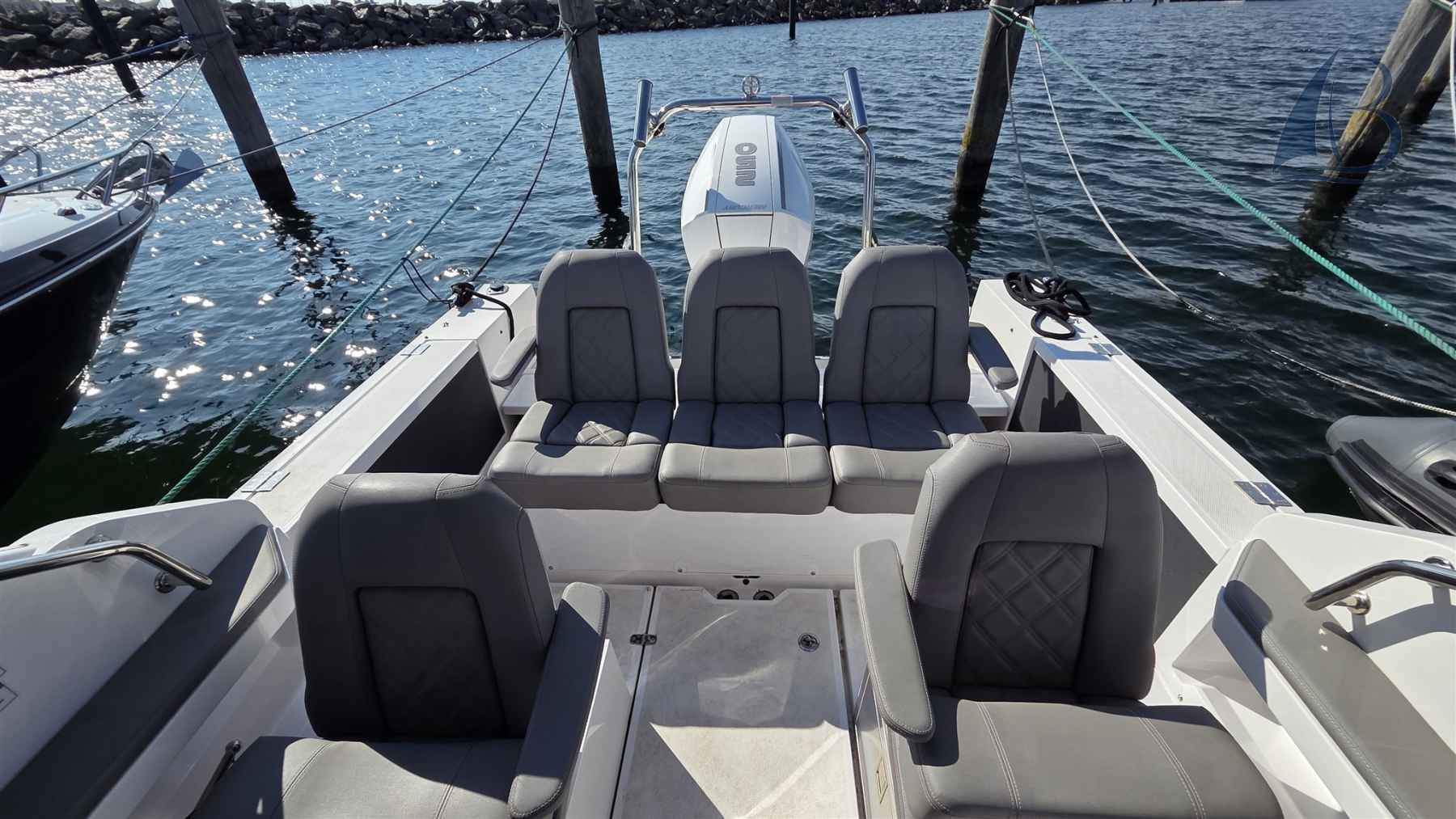 Motorboot Axopar 24 T-top