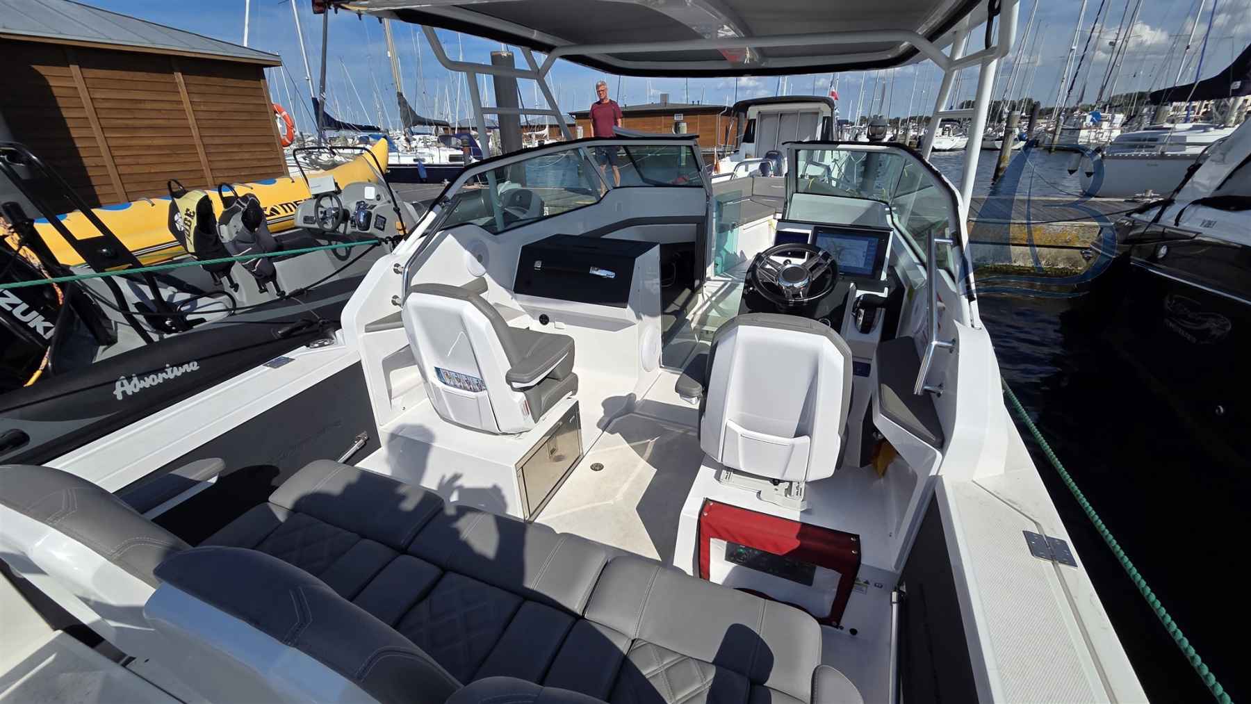 Motorboot Axopar 24 T-top
