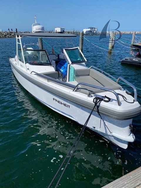 Motorboot Axopar 24 T-top