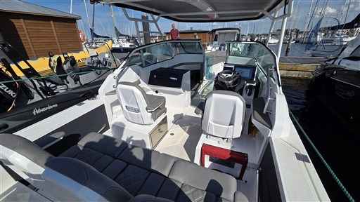 Motorboot Axopar 24 T-top