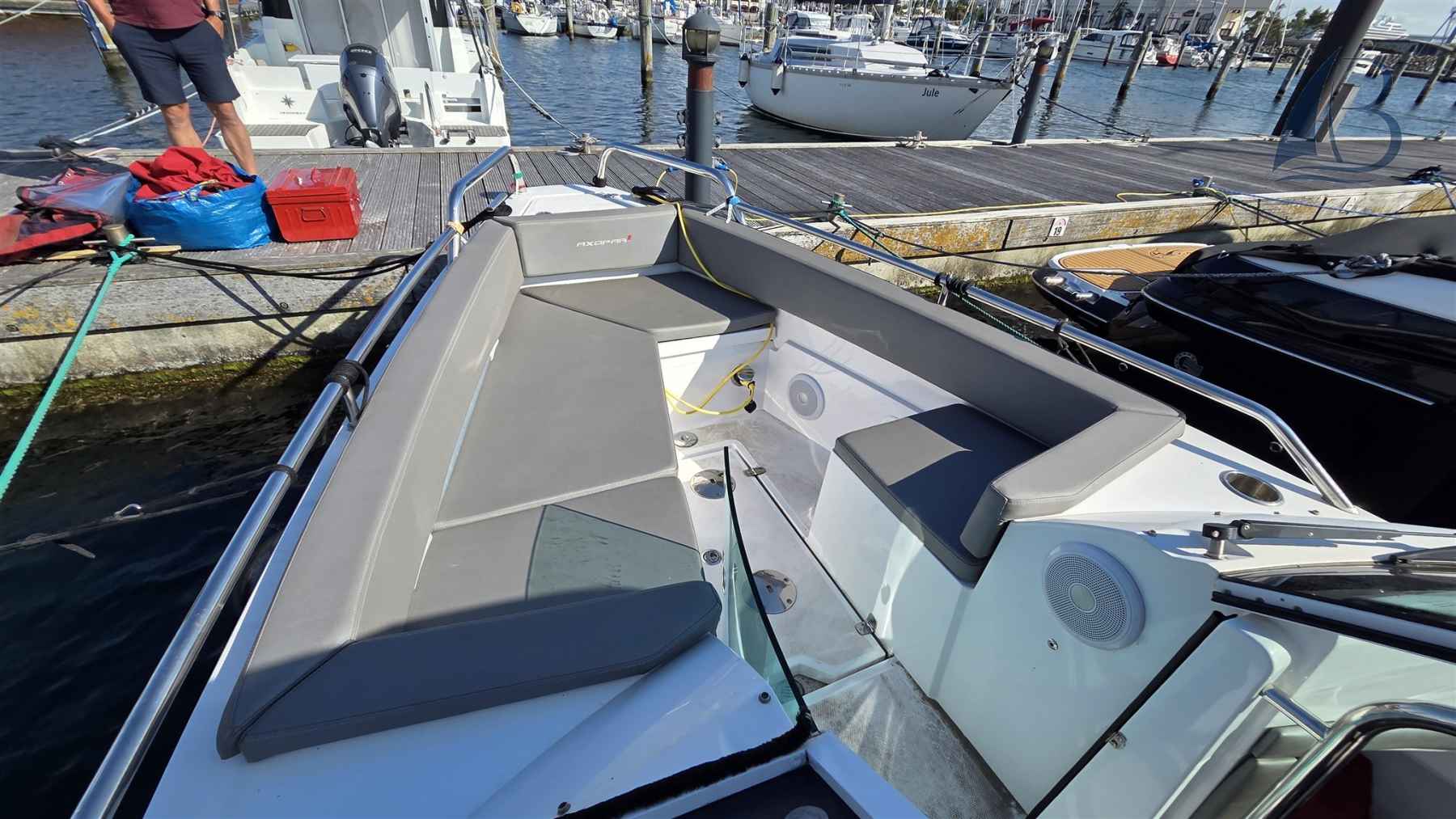 Motorboot Axopar 24 T-top