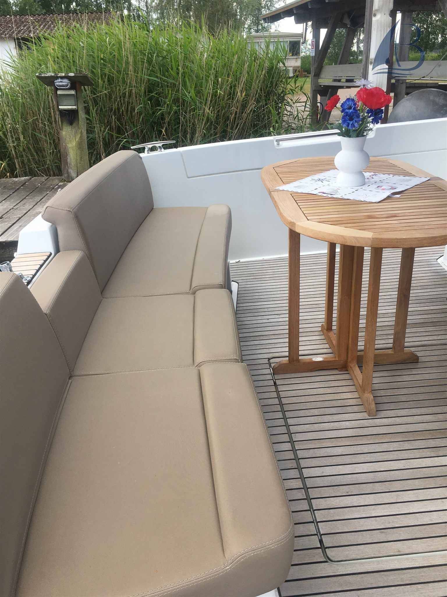 Motorboot Jeanneau Velasco 43f